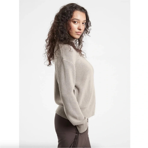 Athleta (Fall 2021) Escapade Mock Neck Bomber Sweater Jacket Medium - Picture 4 of 11